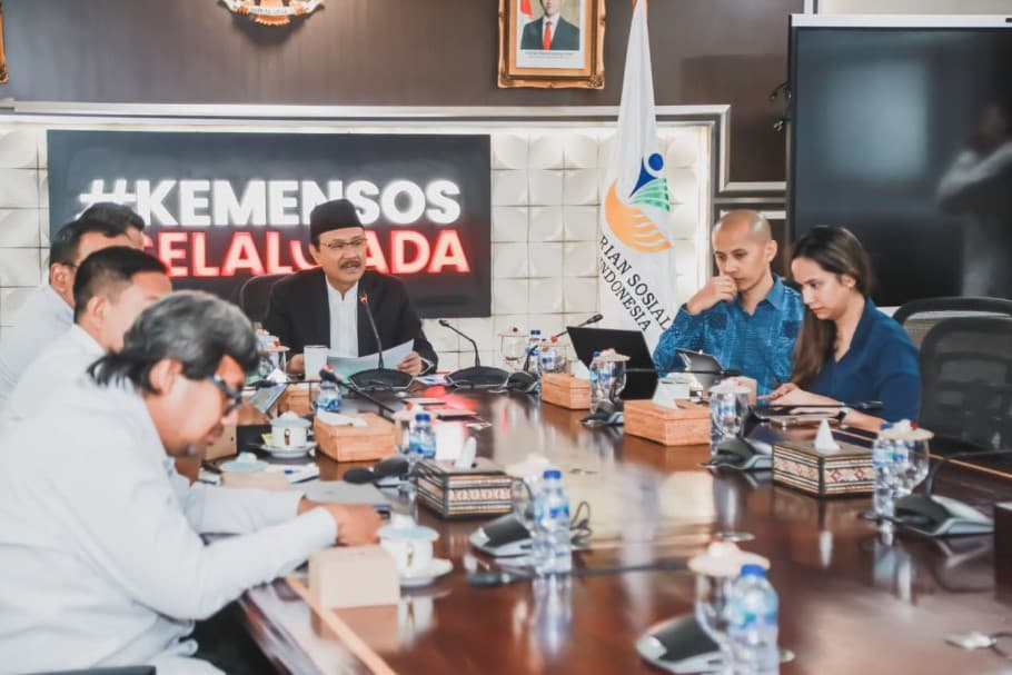 Gus Ipul Ajak Dinsos Perbanyak Agen Perlinsos untuk Percepat Pemutakhiran Data Bansos