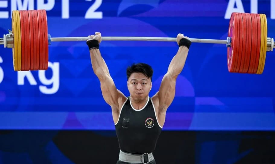 Rahmat Erwin Abdullah Raih Emas Asian Games 2026 setelah Menangi Duel Ketat dengan Lifter Thailand