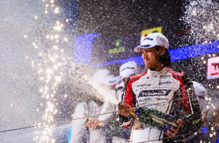Sean Gelael Menangi 6 Hours of Fuji Bersama Team WRT 32