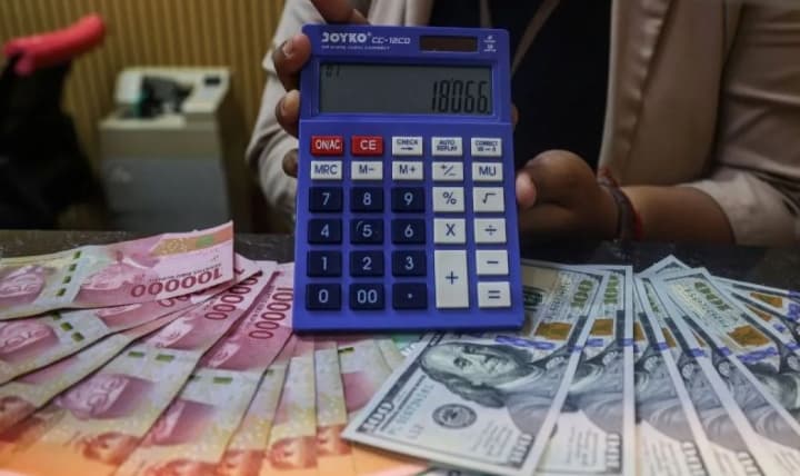 Rupiah Sentuh Rp18.000 per Dolar AS, BI Sebut Tekanan Inflasi Global dan Risiko Fiskal Jadi Pemicu