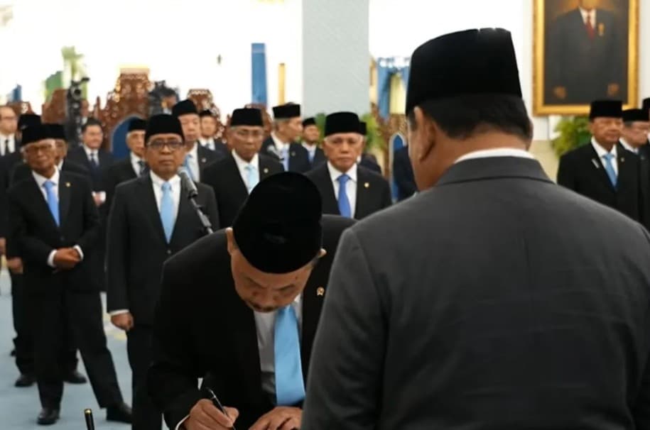 Prabowo Melantik Syahganda Nainggolan sebagai Kepala Bakom RI, Fadli Tri Hartono Jadi Wakil