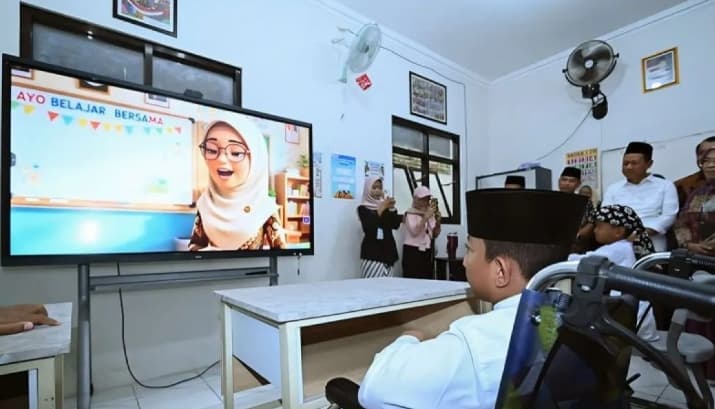 Layar Pintar IFP Bantu Murid Berkebutuhan Khusus Akses Pembelajaran Lebih Interaktif