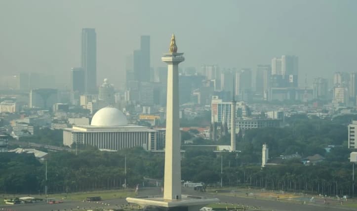 Kualitas Udara Jakarta Masuk Kategori Tidak Sehat, Warga Disarankan Mengenakan Masker