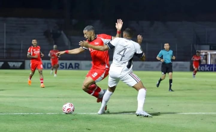 Strategi Bertahan Persipura Berbuah Kemenangan 3-1 atas De Red Meski Bermain dengan 10 Pemain
