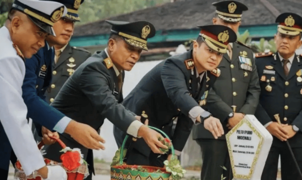 Danrem 091/ASN Pimpin Ziarah Nasional HUT Ke-81 TNI untuk Hormati Pahlawan di Samarinda
