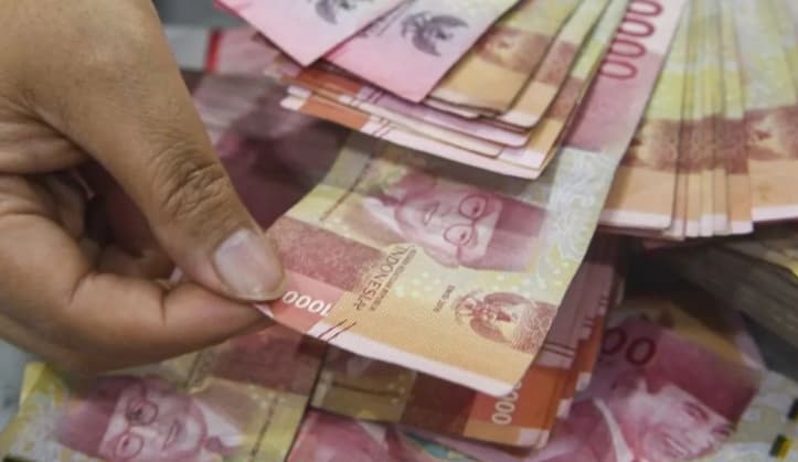 Rupiah Melemah 21 Poin Menjadi Rp17.903 per Dolar AS pada Perdagangan Senin