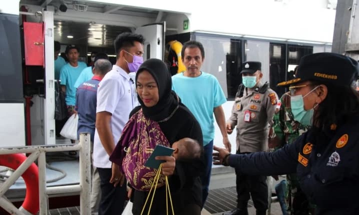 KJRI Johor Bahru Memulangkan 87 WNI dan PMI dari Malaysia melalui Jalur Laut