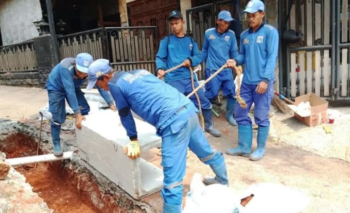 SDA Jakarta Timur Revitalisasi Saluran Air 64 Meter untuk Cegah Banjir di Ciracas