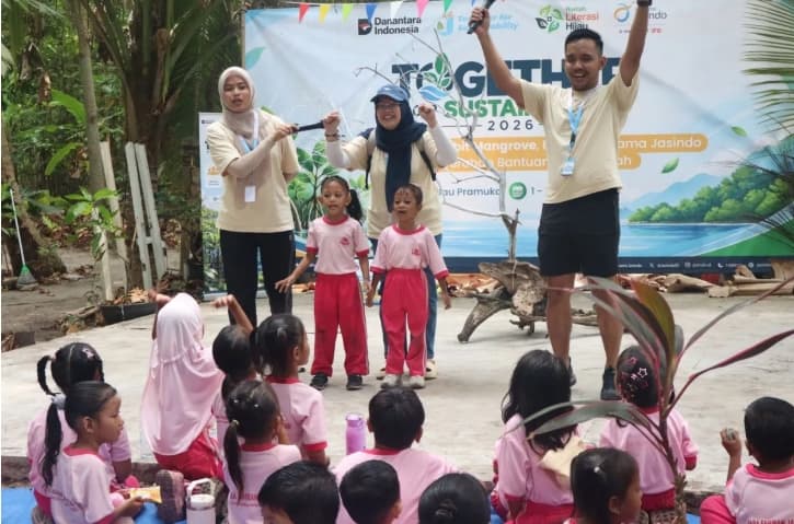 Jasindo Edukasi Anak-Anak Pulau Pramuka Jaga Ekosistem Pesisir dan Kurangi Sampah