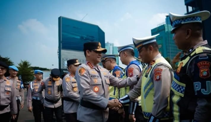Kapolda dan Wakapolda Metro Jaya Pamit dalam Apel Kebesaran, Asep Edi Suheri Jadi Irwasum Polri dan Dekananto Pimpin Polda Ja