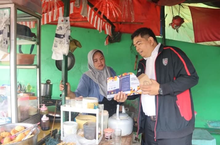 Komisi Informasi DKI Jakarta Edukasi Pedagang Pasar Pos Pengumben tentang Hak Mengakses Informasi Publik