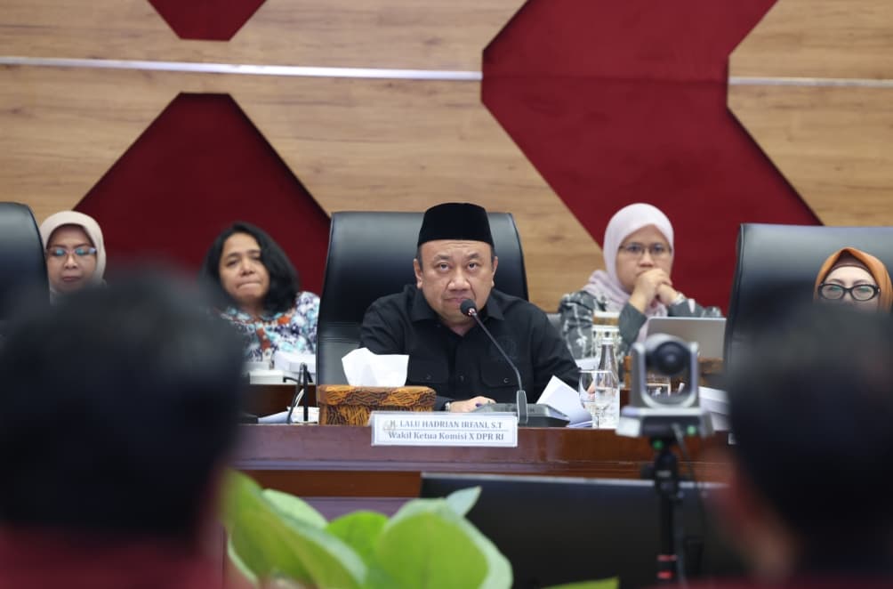 Komisi X DPR Sepakati Standar Gaji Minimum Guru Honorer dan Swasta Masuk RUU Sisdiknas, Nominal Masih Dihitung