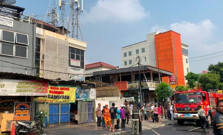 Kebakaran Rumah Makan Padang di Rawamangun Lukai Empat Pekerja, Api Muncul Saat Pergantian Tabung Gas