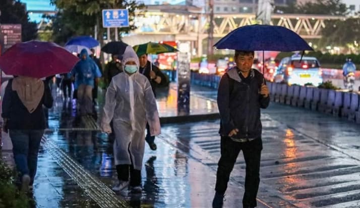 BMKG Prakirakan Hujan Ringan Guyur Sejumlah Wilayah Indonesia Sabtu 10 Oktober 2026, Waspadai Gelombang Tinggi dan Banjir Rob