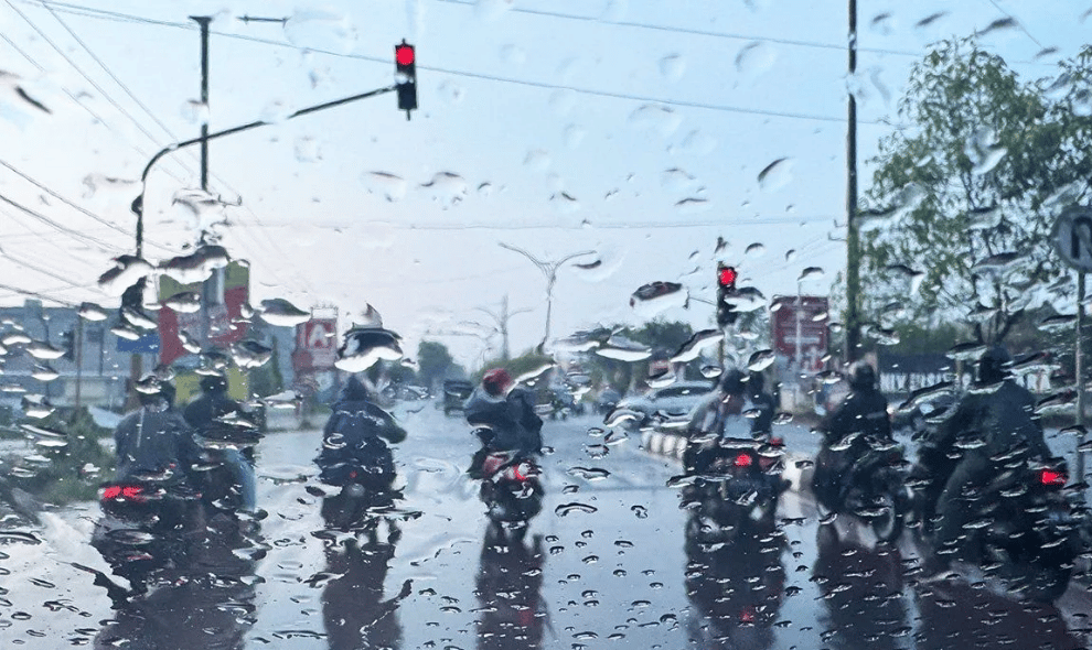 BMKG Peringatkan Hujan Petir di Kalimantan Utara, Palangka Raya Diguyur Hujan Sedang dan Banjarmasin Berpotensi Panas 37 Dera
