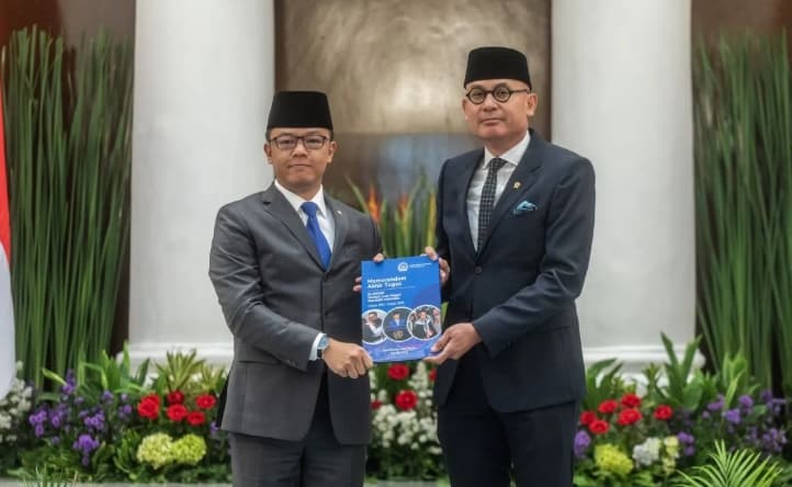 Sugiono Resmi Serahkan Jabatan Menteri Luar Negeri kepada Arrmanatha Nasir di Gedung Pancasila Kemlu