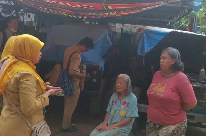 KPKP Jakarta Selatan Tegur Pemilik Anjing yang Berkeliaran di Sekitar Taman Spathodea, Ancam Ambil Hewan Jika Terulang