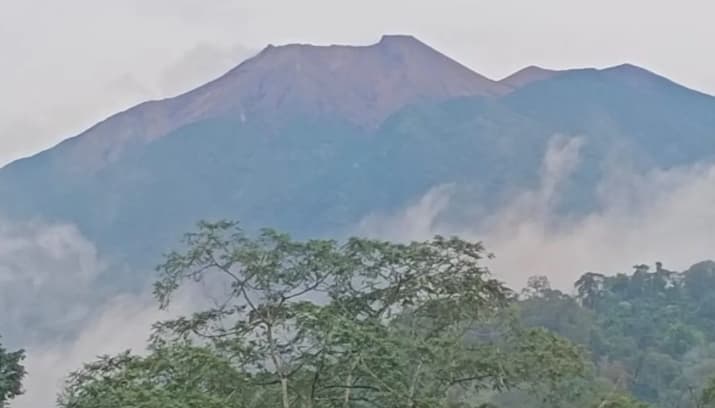 Jalur Pendakian Gunung Kerinci dan Masurai Resmi Dibuka Kembali, BBTNKS Wajibkan Tiket Daring dan Larang Aktivitas Pemicu Keb
