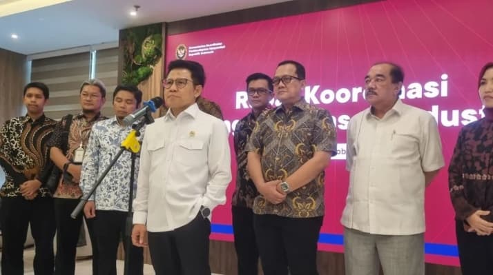 Menko Muhaimin Gandeng Pelaku Industri Salurkan Masker dan Air Bersih bagi Korban Karhutla di Sumatera dan Kalimantan