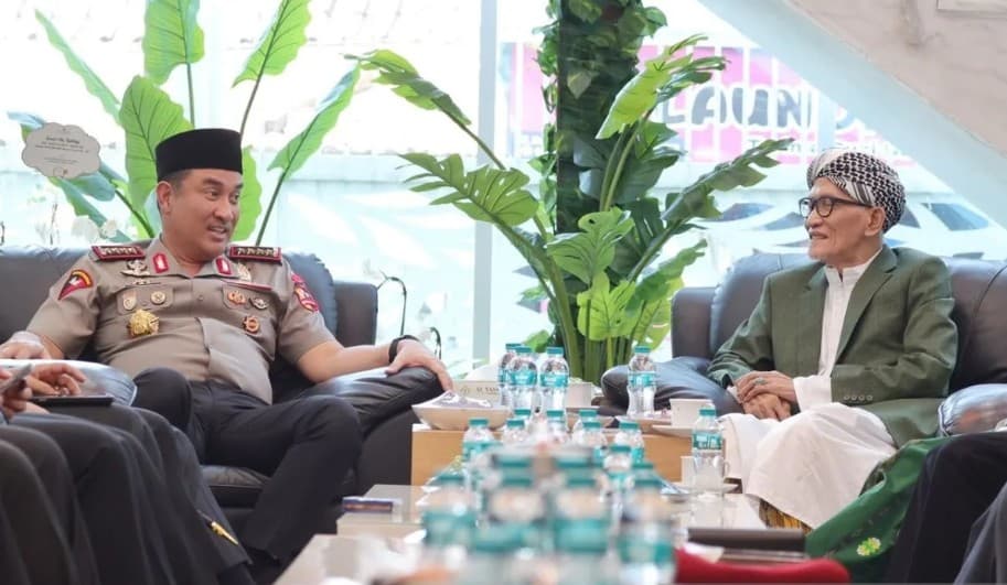 Kapolri Suyudi Ario Seto Temui Rais Aam PBNU KH Miftachul Akhyar di Surabaya, Perkuat Silaturahmi dengan Ulama