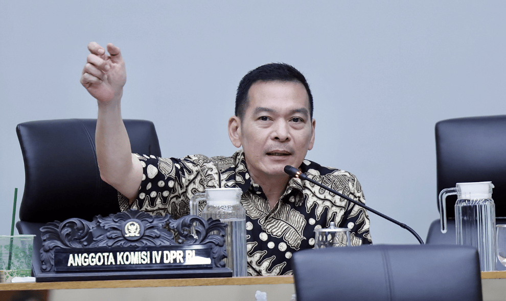 Hampir Empat Bulan Warga Terpapar Asap Karhutla, DPR Desak Pemerintah Bangun Kamp Oksigen bagi Anak dan Lansia