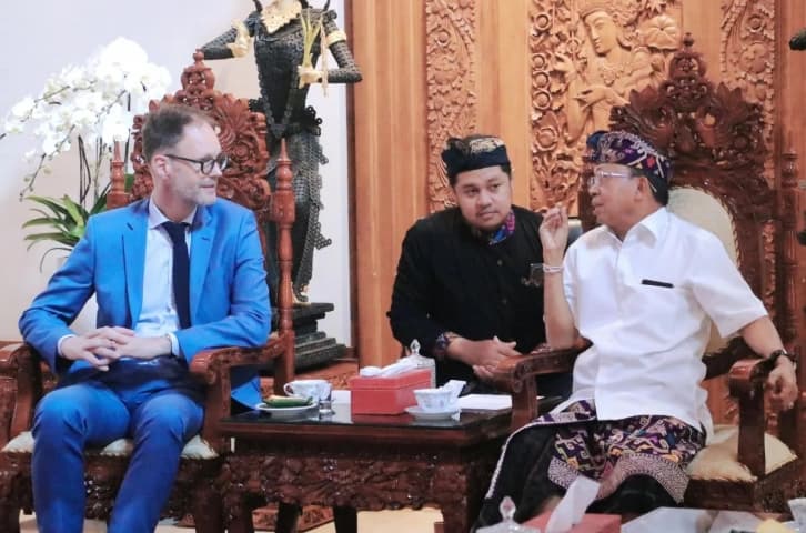 Gubernur Wayan Koster dan Dubes Swiss Bahas Kerja Sama Pariwisata, Investasi, serta Pengelolaan Sampah di Bali