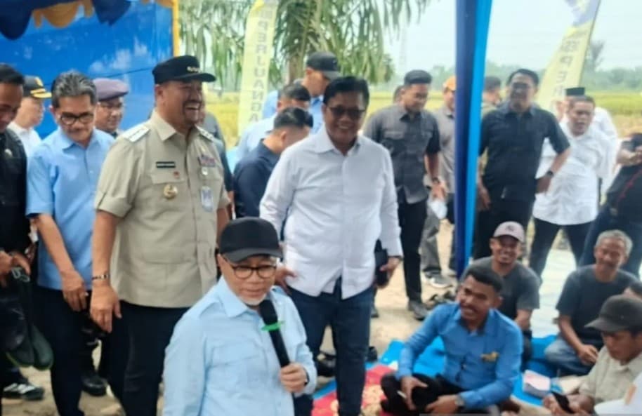 Zulhas Umumkan Bantuan Beras Gratis 30 Kg untuk 33,2 Juta Penerima, Pemerintah Siapkan 1 Juta Ton Beras SPHP