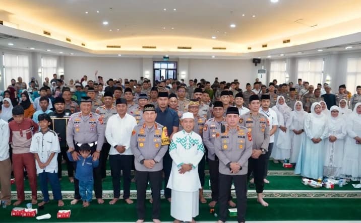 Polres Metro Jakarta Pusat Santuni 48 Anak Yatim Piatu dalam Pengajian di Kemayoran, Kapolres Tekankan Kepedulian Sosial