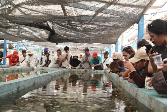 Unhas Ajak Mahasiswa dari 14 Negara Belajar Keberagaman Budaya dan Konservasi Laut di Kepulauan Makassar