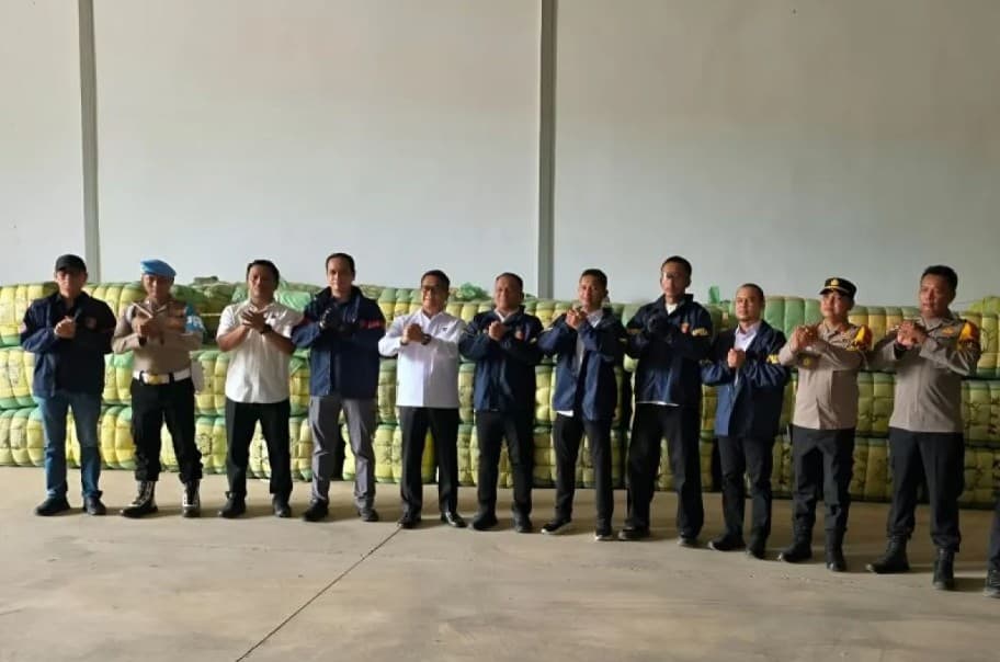 Bareskrim Polri Bongkar Impor Ilegal 1.257 Bal Pakaian Bekas Senilai Rp15 Miliar di Subang, Dua Orang Diselidiki