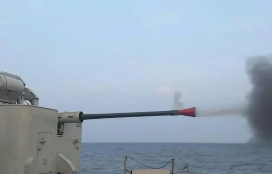 KRI Keris-624 Gelar Latihan Tembak Meriam di Laut Bali Usai Awasi Kapal Perang Australia HMAS Choules