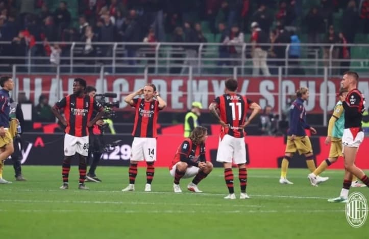 AC Milan Tumbang 2-4 dari Bologna di San Siro, Hattrick Samuel Mbangula Akhiri Rekor Tak Terkalahkan Rossoneri