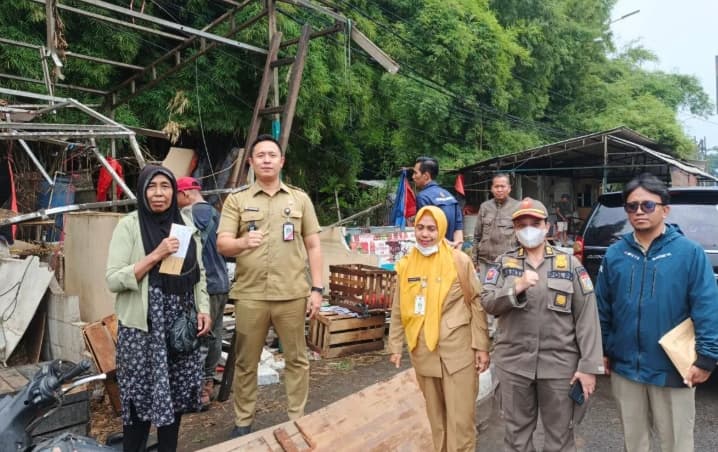Pedagang Bongkar 16 Kios Eks Loksem Ciracas, Pemkot Jakarta Timur Siapkan Penataan Kawasan Jadi Taman