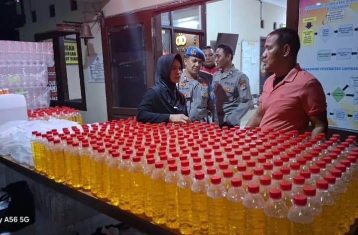 Polisi Gerebek Dua Lokasi Peredaran Miras Oplosan di Bantul, Sita 1.860 Botol dan Amankan Tiga Pria