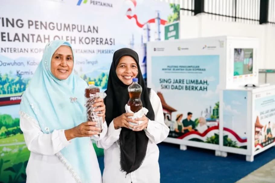 Warga Cilacap Ramai-Ramai Kumpulkan Minyak Jelantah Jadi Uang Tunai Lewat Koperasi Merah Putih