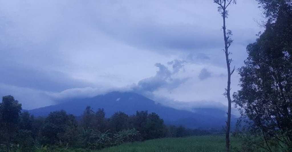 Gunung Raung Kembali 'Meraung'