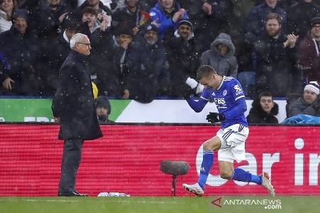 Resmi, Watford Depak Ranieri