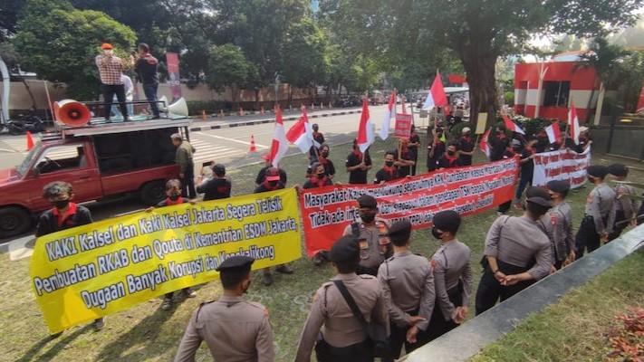 Aksi Unjuk Rasa Dukung KPK Usut Tuntas Kasus Korupsi Mardani Maming