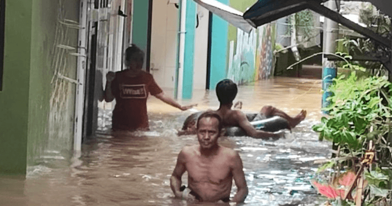 Ratusan Korban Banjir Kebon Pala Jaktim Belum Dapat Bantuan Makanan