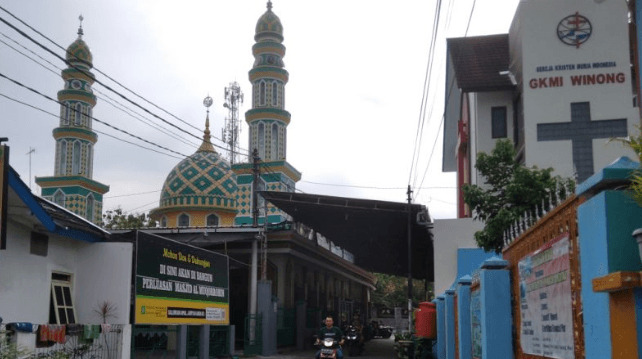Masjid-Gereja di Pati Berdiri Berdampingan Jadi Bukti Kerukunan Warga