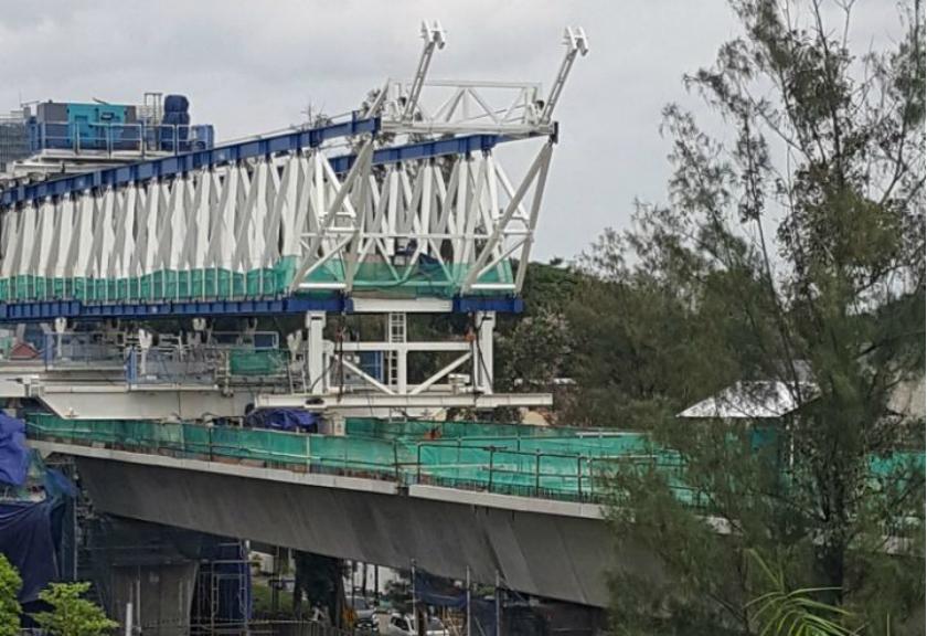 Jalan Terjal Proyek LRT