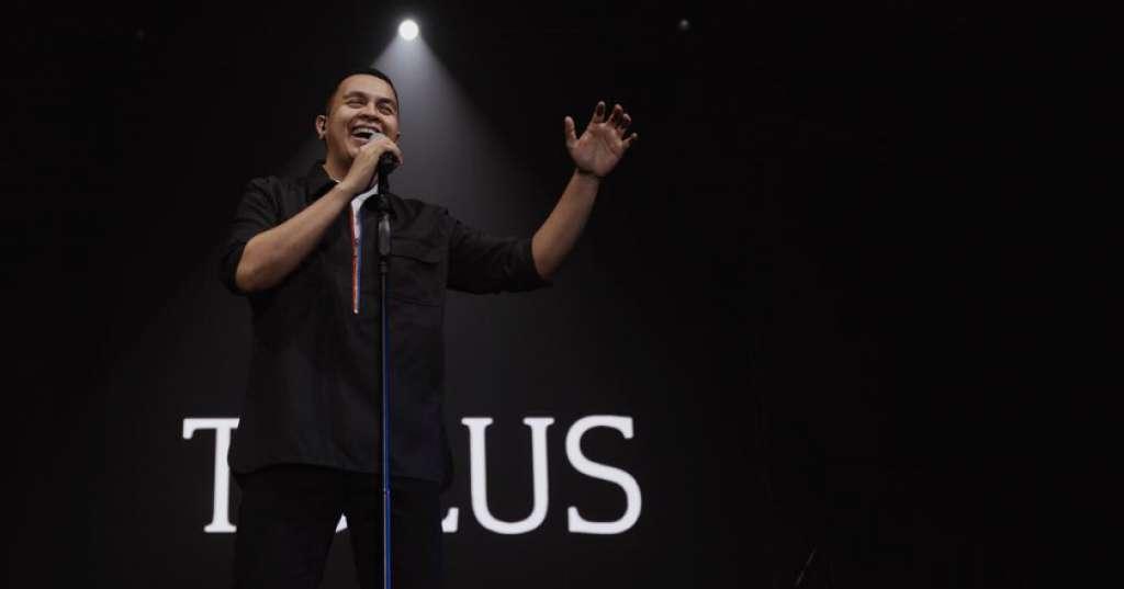Saat Tulus Curhat di Tengah Konser