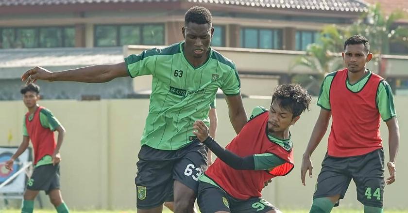 Dua Pemain Persebaya Masih Adaptasi