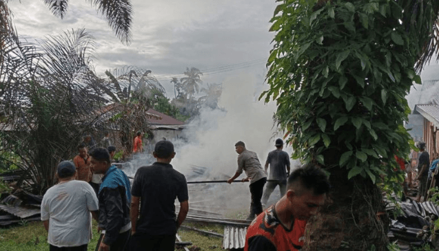 Usai Sahur, 2 Rumah Warga di Mukomuko Terbakar