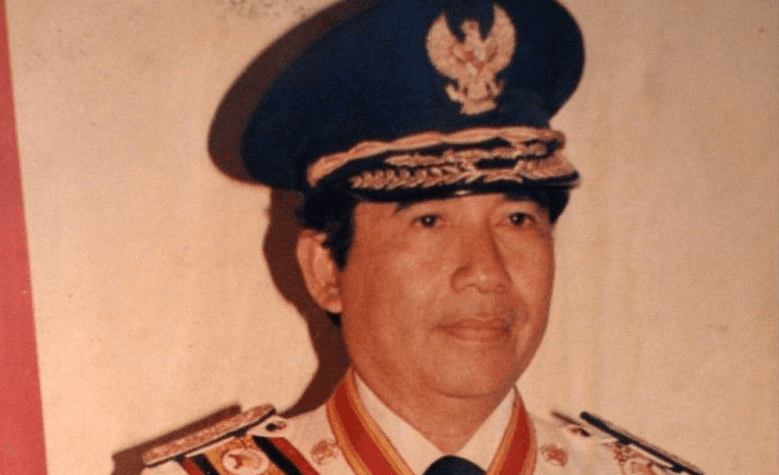 Mantan Gubernur Sumbar Azwar Anas Meninggal Dunia