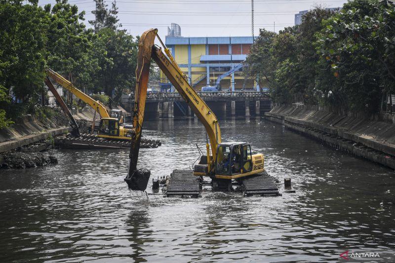 860 Personel Dikerahkan untuk Antisipasi Banjir di Jakarta Pusat