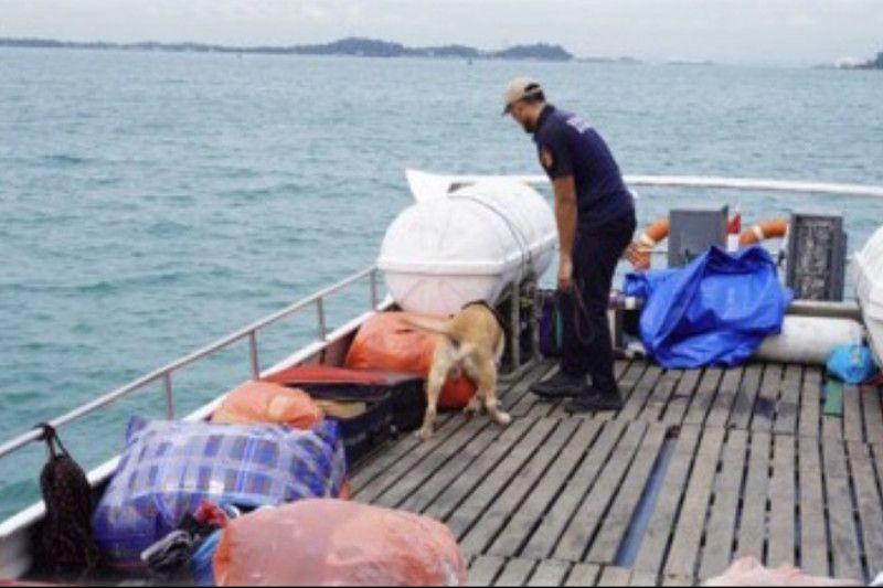 Bea Cukai Tangkap Kapal Bawa 87 Ponsel, 15 Koli Pakaian Ilegal di Perairan Batam