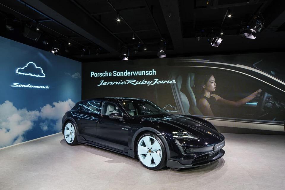 Keren! Jennie BLACKPINK Naik Porsche Rancangan Sendiri