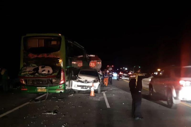 Sopir Bus Tewas Akibat Kecelakaan Beruntun di Tol Malang-Pandaan