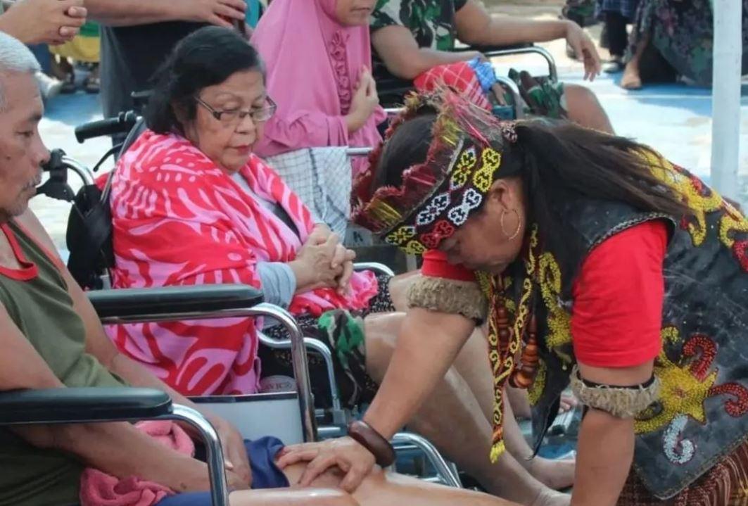 Ini Kata Medis Tentang Pengobatan Alternatif Ida Dayak
